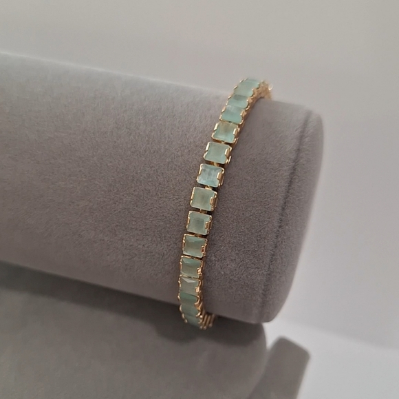 Mint Green Topaz cushion shape diamond cut tennis bracelet - Picture 10 of 10